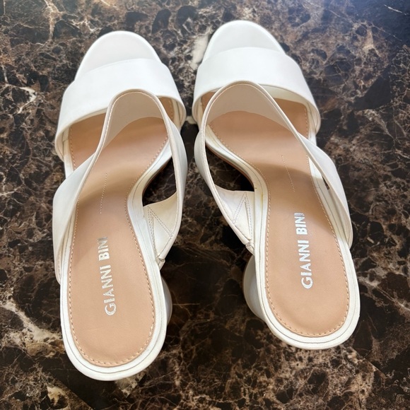 Gianni Bini White Heeled Mules with Chunky Block Heel - Picture 10 of 12